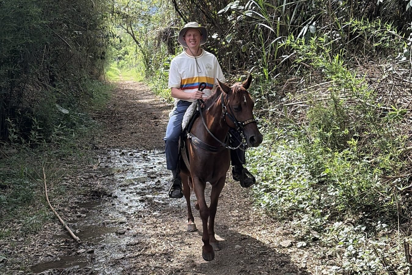 Immersive Horseback Experience & Amagá Viaduct