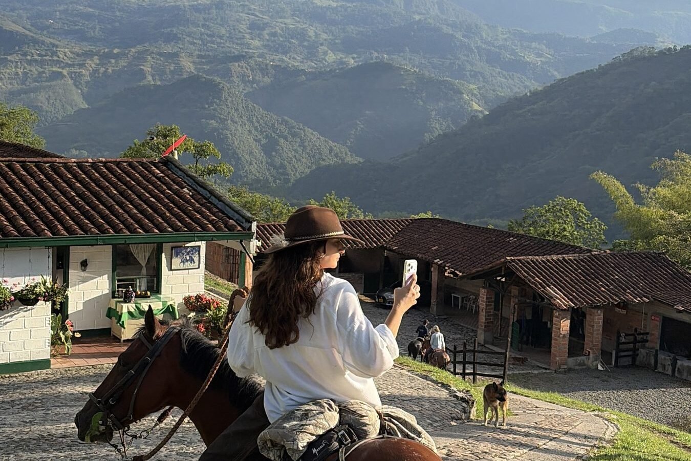 Immersive Horseback Experience & Amagá Viaduct
